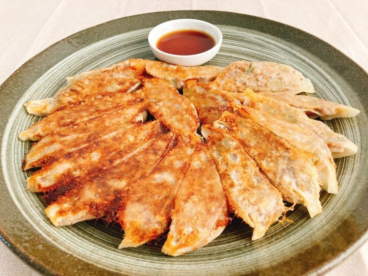 【雑穀料理】もっちり食感とコクのある味わい!焼き目パリパリ高キビ餃子の作り方【高キビ】_c0405952_20563810.jpg