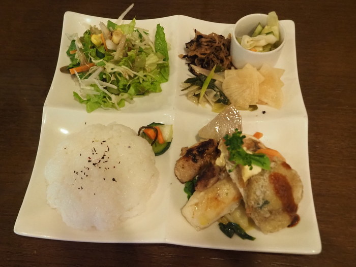 Cafe 青で、ランチ_c0116915_22421521.jpg