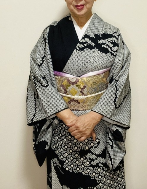 小粋な片身替わりは「通」好み 裄66cm 実は3色片身替わり