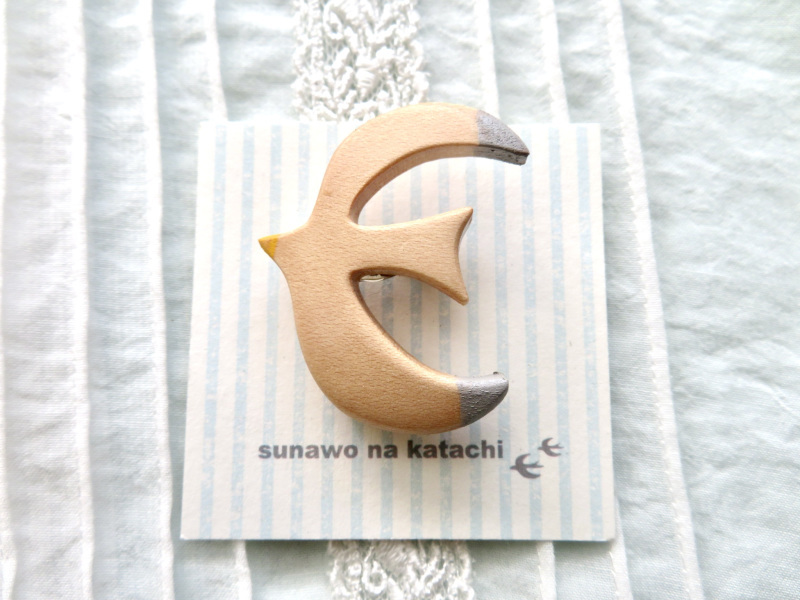 sunawo na katachiさんの木のブローチ、オンラインへ_f0129557_17113997.jpg