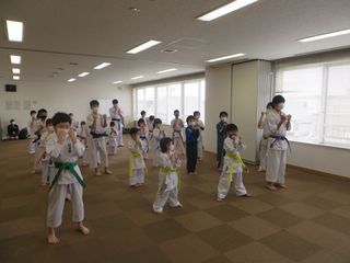 日曜空手 屯田教室 新琴似・新川教室 新しい仲間!_c0118332_13082336.jpg