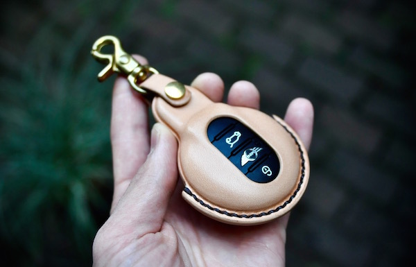mini leather cover_b0172633_21043811.jpg