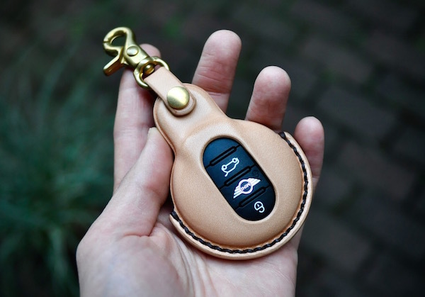 mini leather cover_b0172633_21043865.jpg
