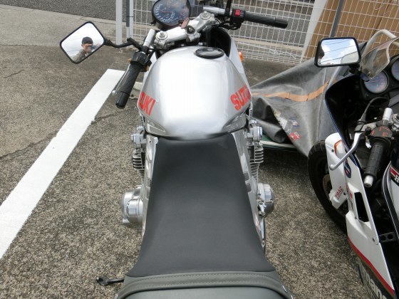 藤沢のバイク王で「絶版車試乗会」、ヤマハRZV500Rに試乗 : 某の 藤沢のバイク王で「絶版車試乗会」、ヤマハRZV500Rに試乗 : 某の