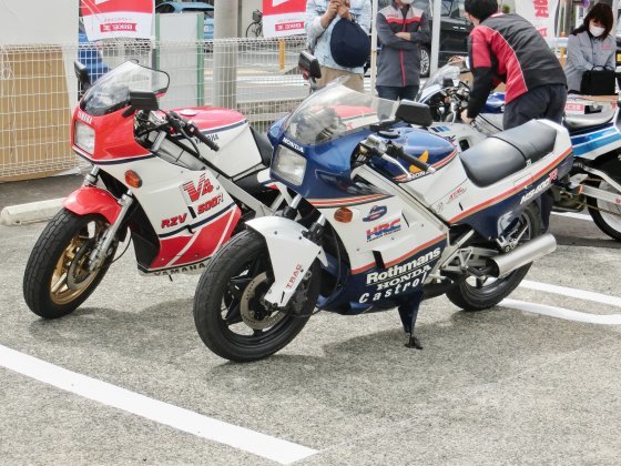 藤沢のバイク王で「絶版車試乗会」、ヤマハRZV500Rに試乗 : 某の 藤沢のバイク王で「絶版車試乗会」、ヤマハRZV500Rに試乗 : 某の
