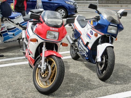 藤沢のバイク王で「絶版車試乗会」、ヤマハRZV500Rに試乗 : 某の 藤沢のバイク王で「絶版車試乗会」、ヤマハRZV500Rに試乗 : 某の