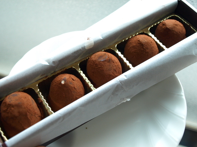 菓子処 玉屋 その5(生トリュフ)_d0153062_16275440.jpg