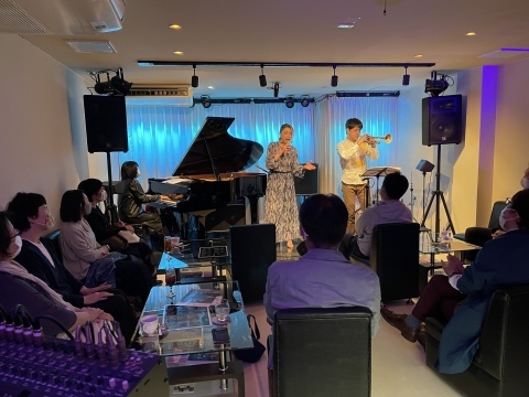 Jazzlive Cominジャズライブカミン　広島　本日4月6日火曜日のジャズライブ_b0115606_12454214.jpeg