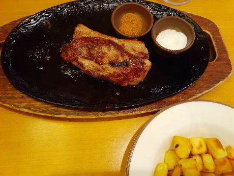 サイゼリヤの新しいメニュー ラムのランプステーキ を食べてみた 美味しい が好き サイゼリヤの新しいメニュー ラムのランプステーキ を食べてみた 美味しい が好き