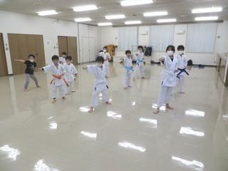 木曜空手　手稲教室　前田教室　新しい仲間！_c0118332_23053548.jpg