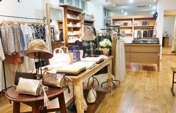 新しいアンフォルメ店明日オープンになります。_c0227633_20234516.jpg