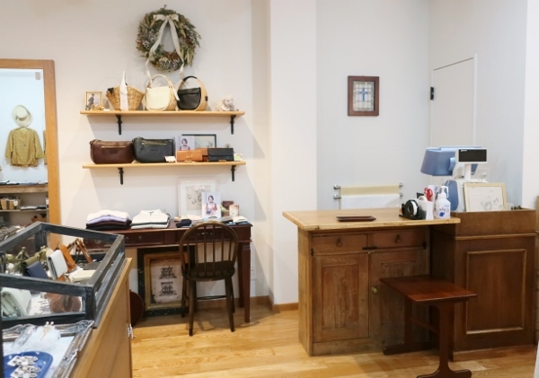 新しいアンフォルメ店明日オープンになります。_c0227633_20243776.jpg