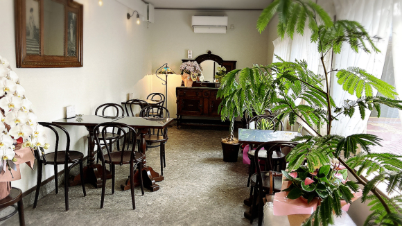Le petit cafe Kanon(カノン）_e0292546_19144882.jpg