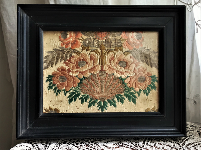 シルク刺繍布入り木製黒額1063 : スペイン・バルセロナ シルク刺繍布入り木製黒額1063 : スペイン・バルセロナ