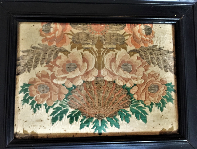 英国】アンティーク刺繍生地額入り