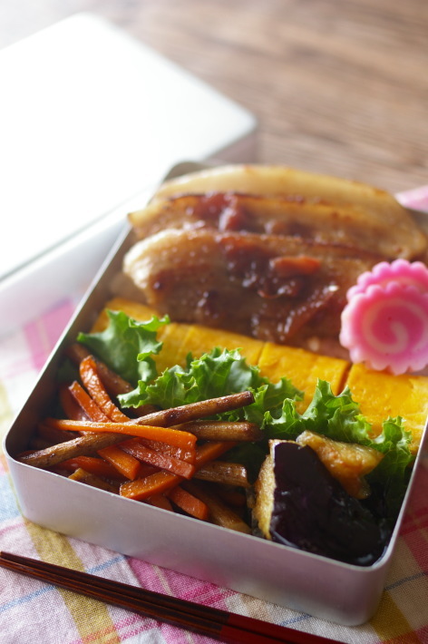 今日のお弁当(豚の照り焼き 梅風味)_d0327373_10281037.jpg