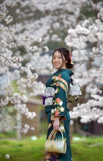 桜の木の下撮影が一番にいい感じで出来たのは....._b0194185_18145551.jpg