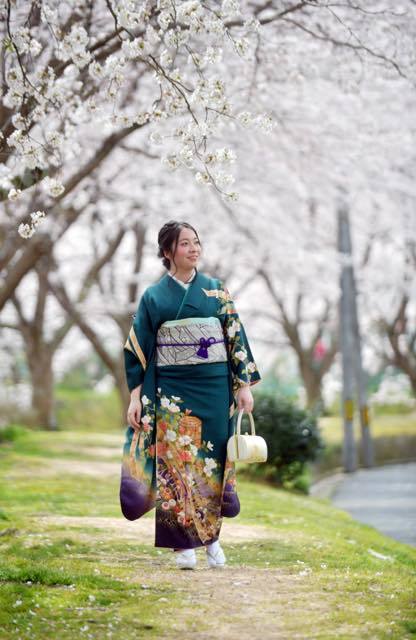桜の木の下撮影が一番にいい感じで出来たのは....._b0194185_18150735.jpg