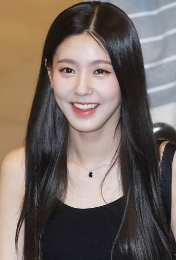 実力派歌手で女優のチョ・ミヨン (G)I-DLEの美人ボーカル 美ロングヘアー!衝撃の過去写真 音楽の才能!_f0158064_02195236.jpg