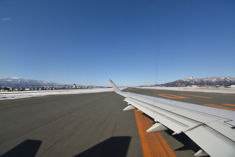 Jal2236便 E170 Ja225j 山形空港 伊丹空港 搭乗記 水性ペンのいろいろ