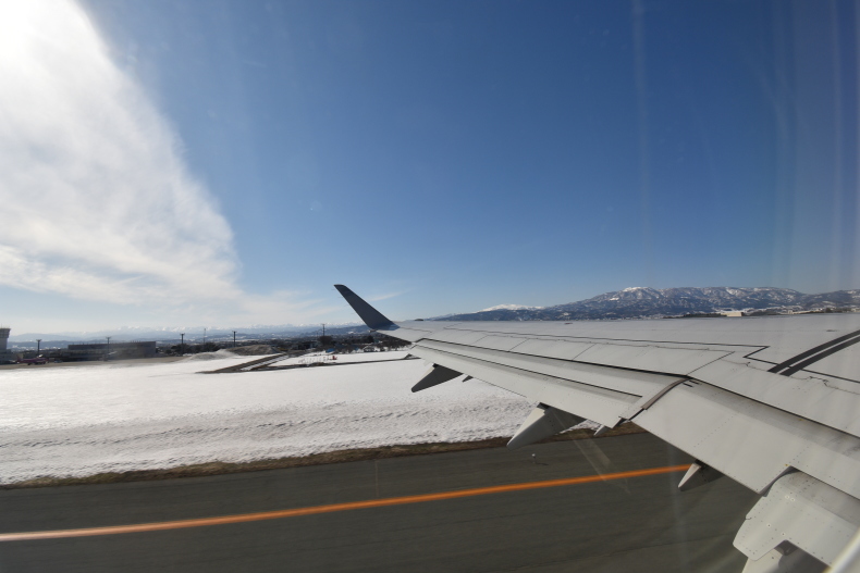 Jal2236便 E170 Ja225j 山形空港 伊丹空港 搭乗記 水性ペンのいろいろ