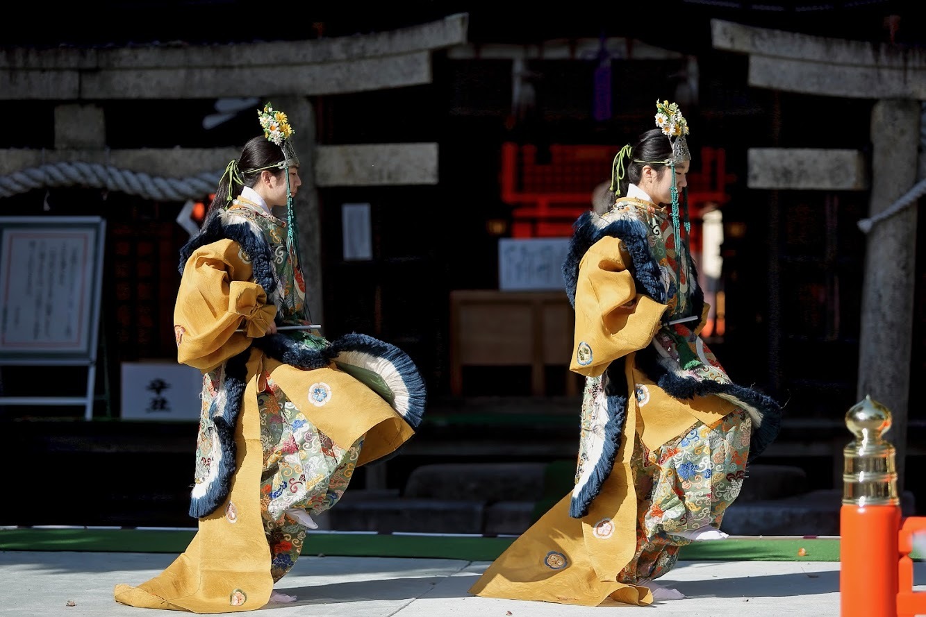 納曽利 泉穴師神社春季大祭 その５ 舞楽 右方舞「納曽利急」 : ゲ ジ デ ジ 通 信