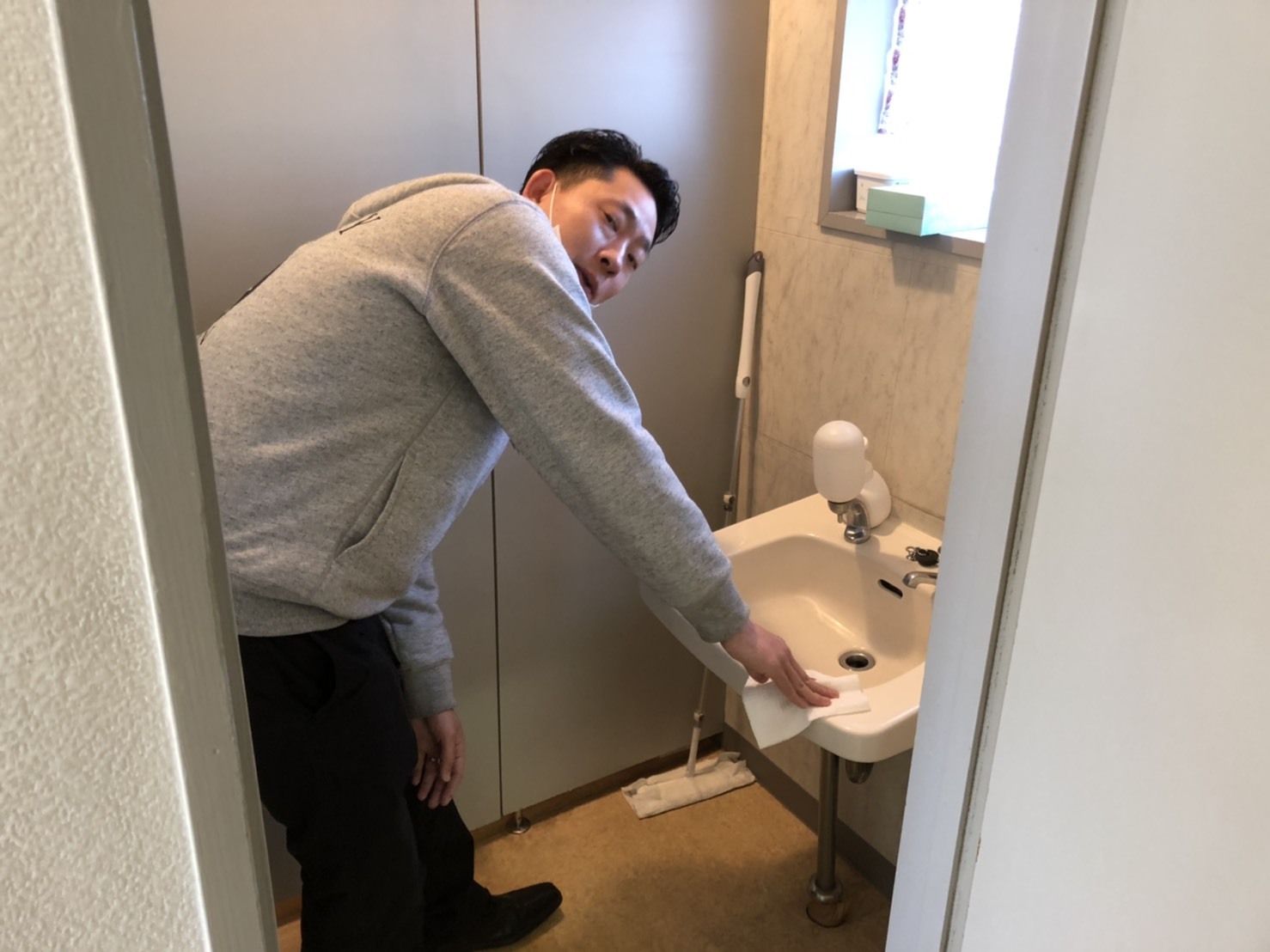 4月11日 日 Tommｙアウトレット わたなべブログ 本日ご成約祭り ご成約3件 納車１台 ムーヴカスタム Y様 ティグアン M様 アイシス H様 パレット S様 ランクル 大好き Tommyのニコニコブログ トミーブログ