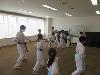 日曜空手　屯田教室　新しい仲間！_c0118332_13265962.jpg
