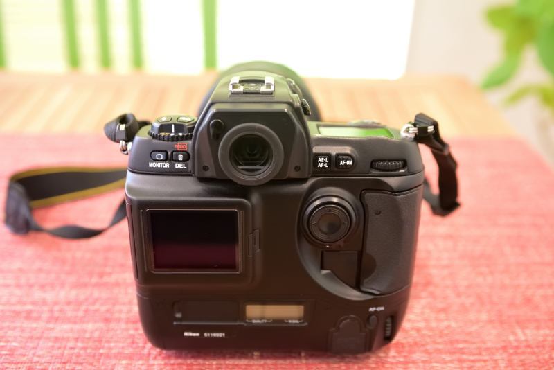 被写体カメラ その10・・・NIKON D1X : カメラとワインと時々