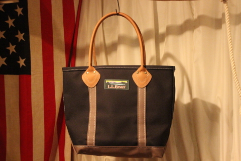 「L.L.Bean」 今も昔も変わらず作り続ける \"レザーハンドルトート\" ご紹介_f0191324_08493522.jpg