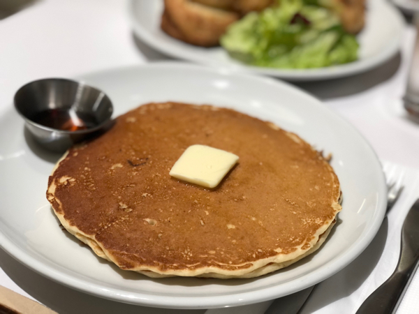 Egg東京でパンケーキとフライドチキン Life Is Delicious