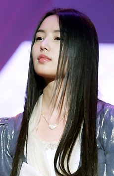 トップアイドル出身女優、ナム・ギュリ 整形で完璧な顔に!複数の事務所かけもちで芸能界干されてた?(実の姉)日本でも活動していた??すっぴん!_f0158064_03315138.jpg