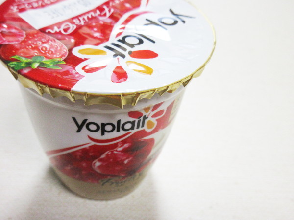 【Yoplait】ストロベリー&フランボワーズ_c0152767_07312621.jpg