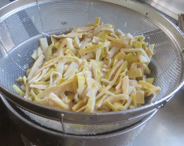 失敗しない自家製メンマづくり 1mに伸びたタケノコでも作れます ゆうちゃん所長のひとりごと 失敗しない自家製メンマづくり 1mに伸びたタケノコでも作れます ゆうちゃん所長のひとりごと