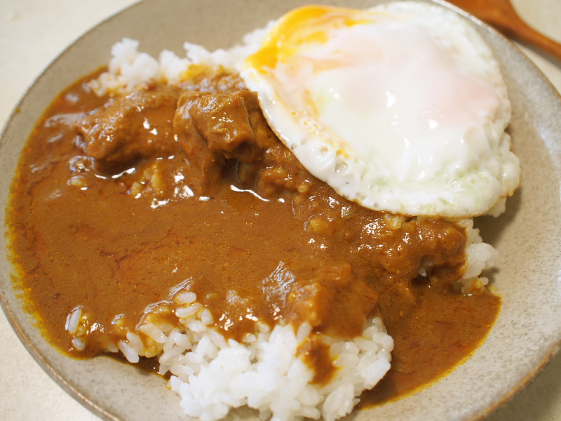 【レトルトカレー食べ比べ㊳】MCC 小野員裕の鳥肌の立つカレー チキンカレー ~カレー専門店の味を超える??_b0008655_18450270.jpg