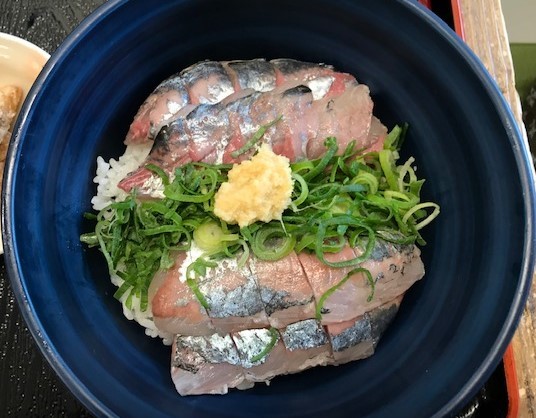 確かにここの「活あじ」美味！：内浦漁協直営　いけすや_c0014967_06274987.jpg