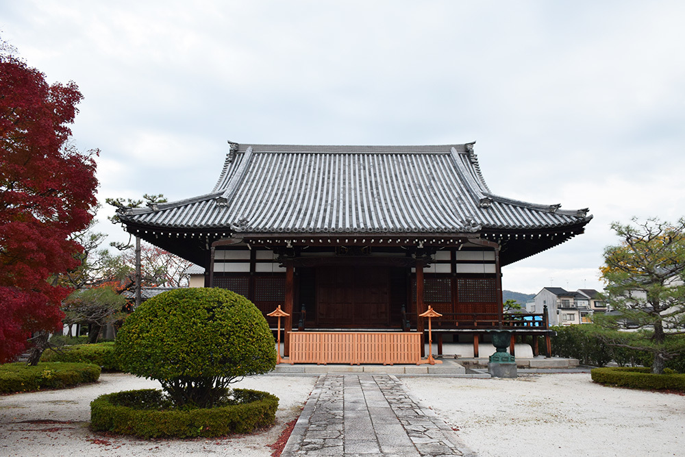織田信長が眠る京都・阿弥陀寺。_e0158128_15571862.jpg