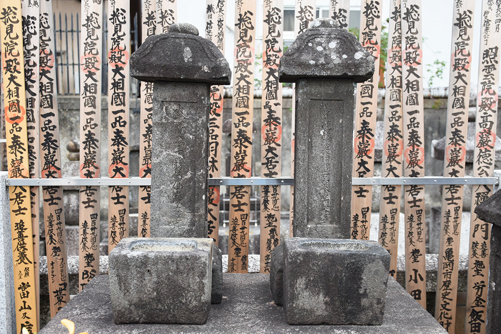織田信長が眠る京都・阿弥陀寺。_e0158128_16062153.jpg