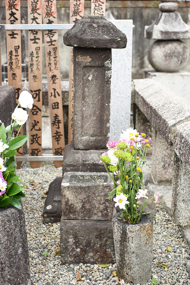 織田信長が眠る京都・阿弥陀寺。_e0158128_16100714.jpg