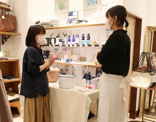Neut SOAP の作者 荘子さんがご来店くださいました。_c0227633_21324968.jpg