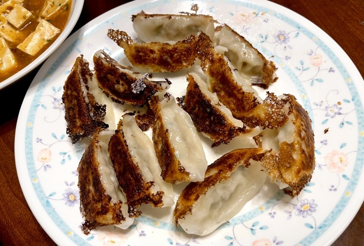 オットが作る麻婆豆腐と冷凍餃子_c0212604_13140524.jpeg