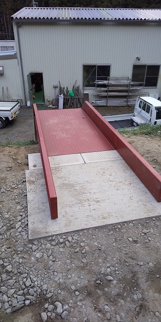 階段の取り付け工事_a0118461_10544175.jpg