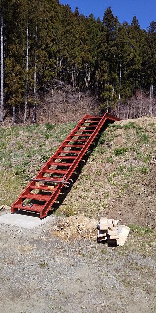 階段の取り付け工事_a0118461_11105486.jpg