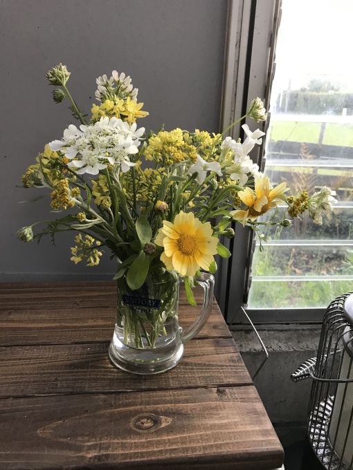 花アレンジ　野菜の花の場合など_d0101846_19004092.jpeg