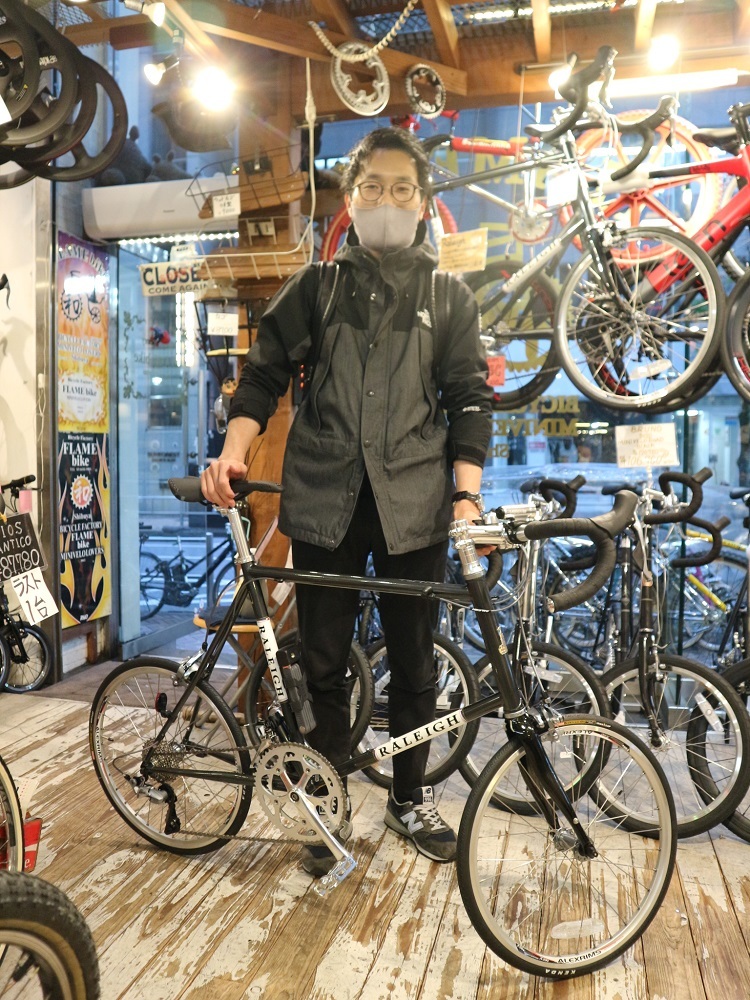 4月18日 渋谷 原宿 の自転車屋 FLAME bike前です_e0188759_17490006.jpg