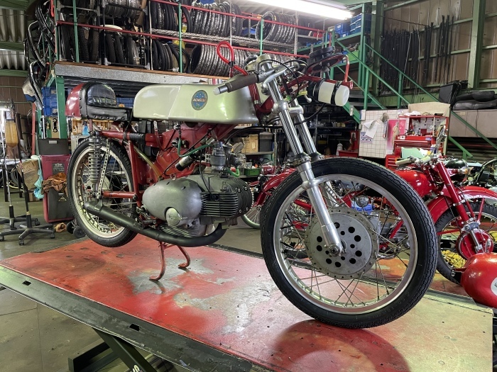 今日の作業台 サーキットイベントに向けて。_a0208987_12000576.jpeg