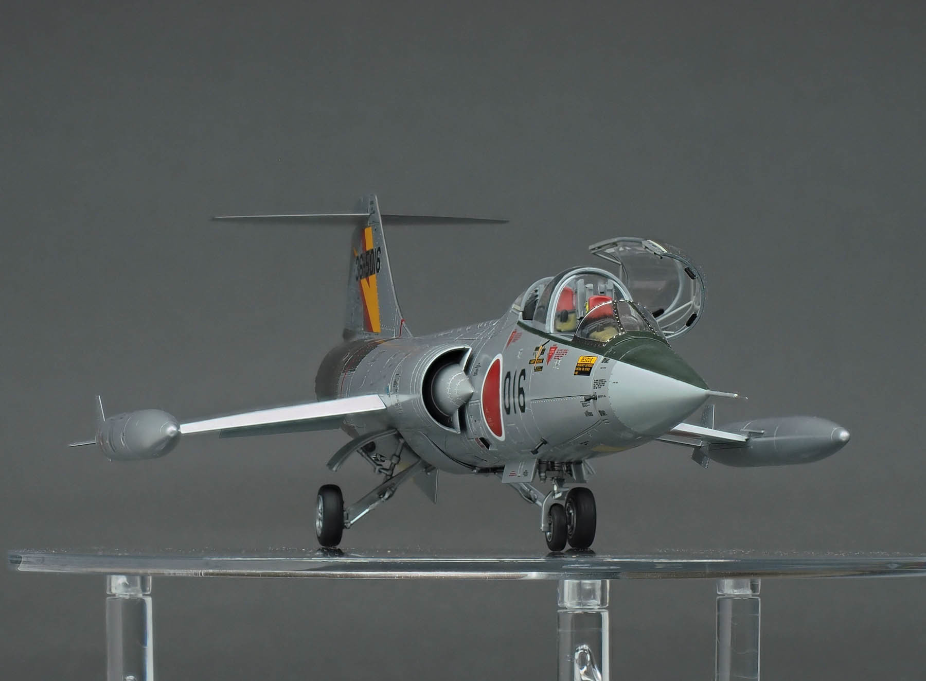 ハセガワ 1/48 F-104DJ スターファイター 航空自衛隊 完成品 : DNF ハセガワ 1/48 F-104DJ スターファイター 航空自衛隊 完成品 : DNF