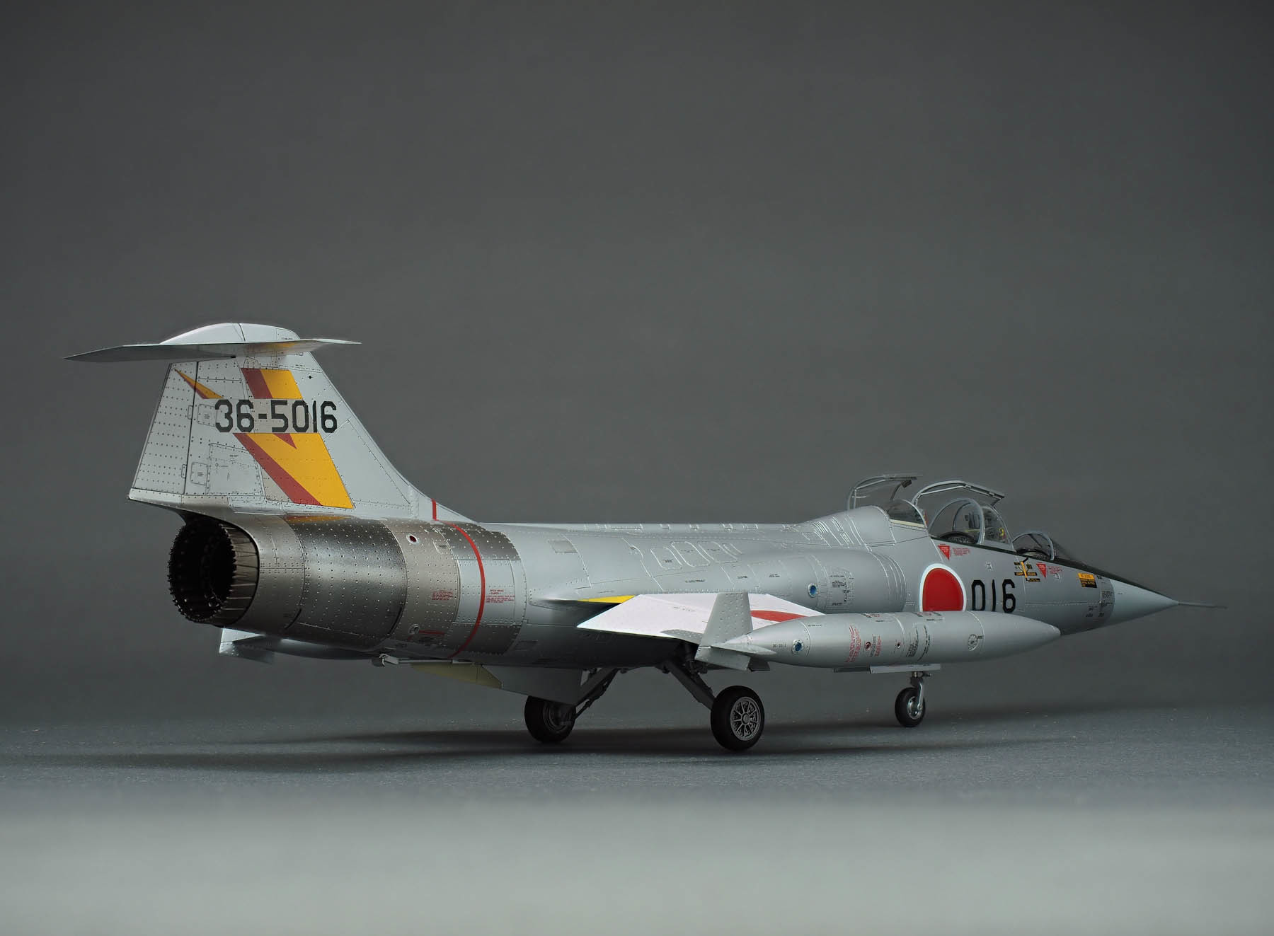 ハセガワ 1/48 F-104DJ スターファイター 航空自衛隊 完成品 : DNF ハセガワ 1/48 F-104DJ スターファイター 航空自衛隊 完成品 : DNF