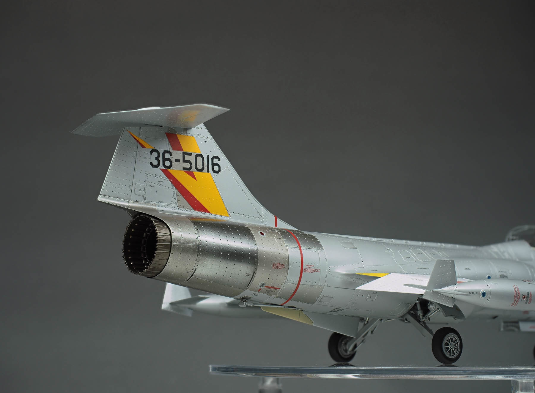 ハセガワ 1/48 F-104DJ スターファイター 航空自衛隊 完成品 : DNF ハセガワ 1/48 F-104DJ スターファイター 航空自衛隊 完成品 : DNF