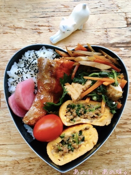 【ふたり弁】とろ銀鮭の甘塩焼きと具沢山オムレツ。父の誕生日。_a0305046_09434594.jpg